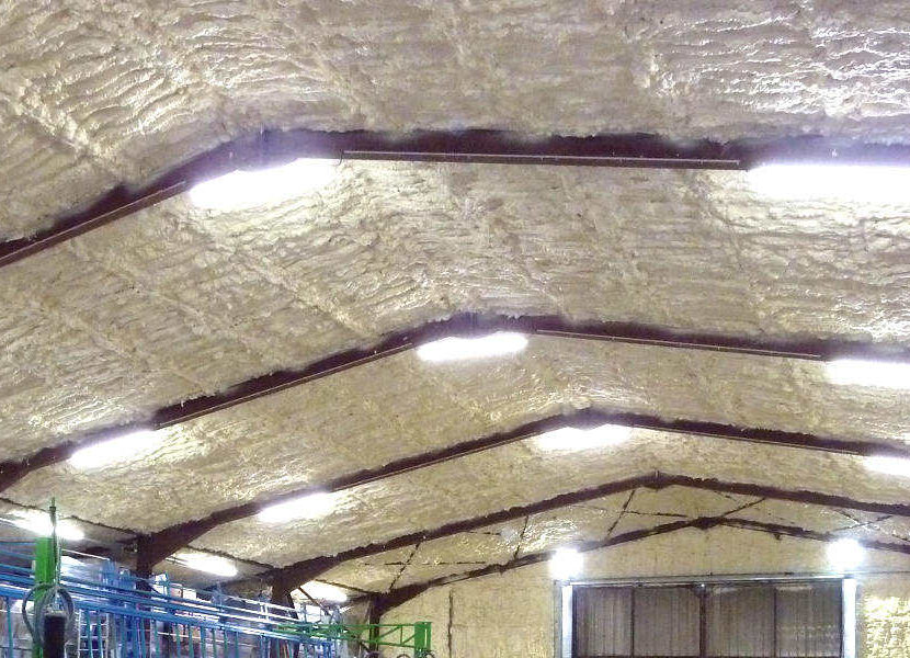 Imagem de teto com isolamento de Poliuretano Projetado H2 Foam Lite